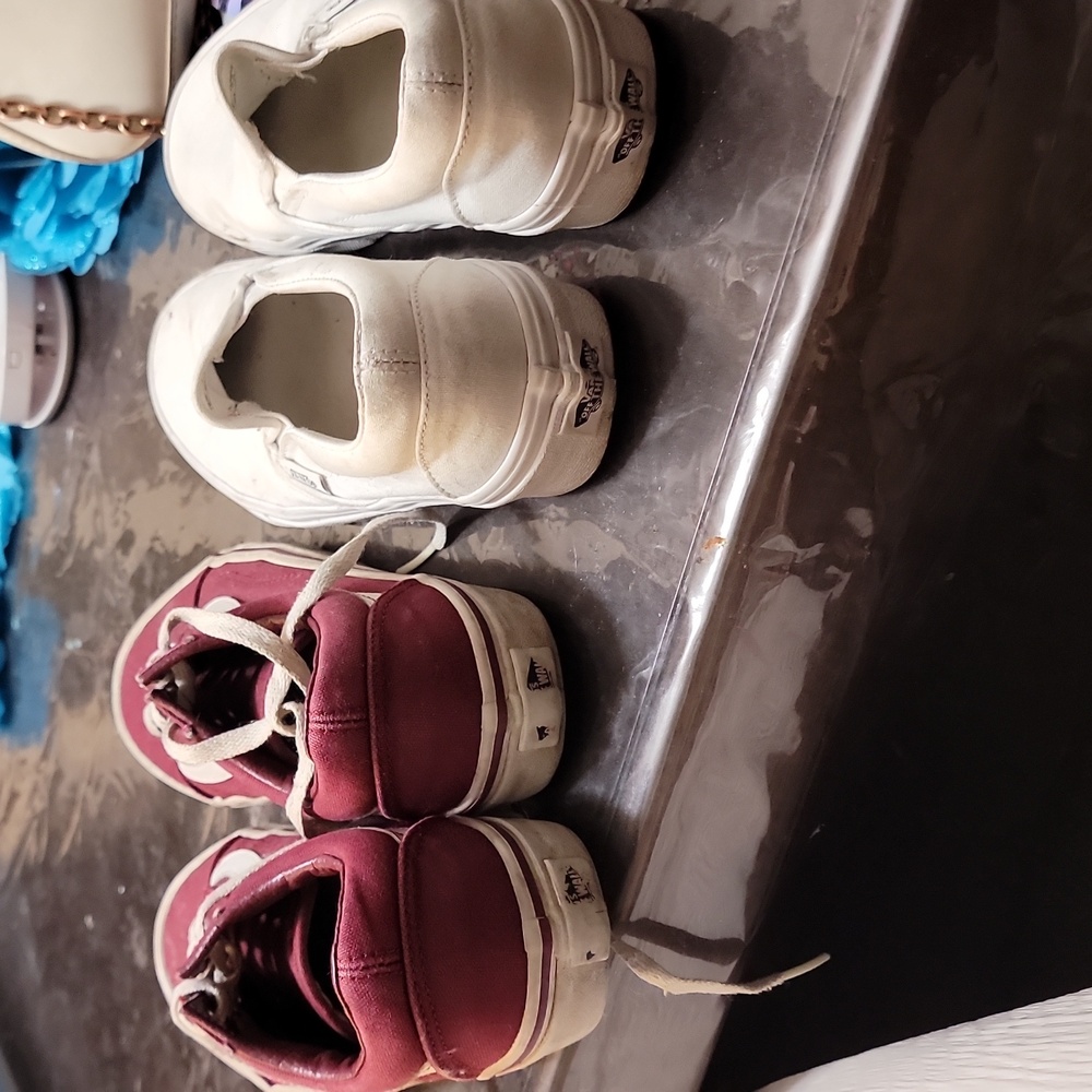 Vans - Picture 2 of 2